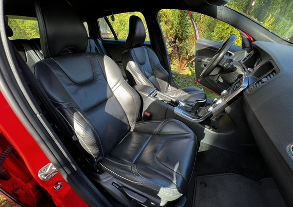 Volvo V60 cena 74900 przebieg: 158000, rok produkcji 2016 z Puck małe 232
